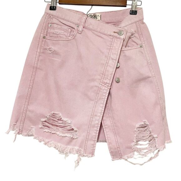Free People Pink Light Wash Wrap Style Denim Skirt Distressed Raw Hem Slit 26 - Picture 2 of 10